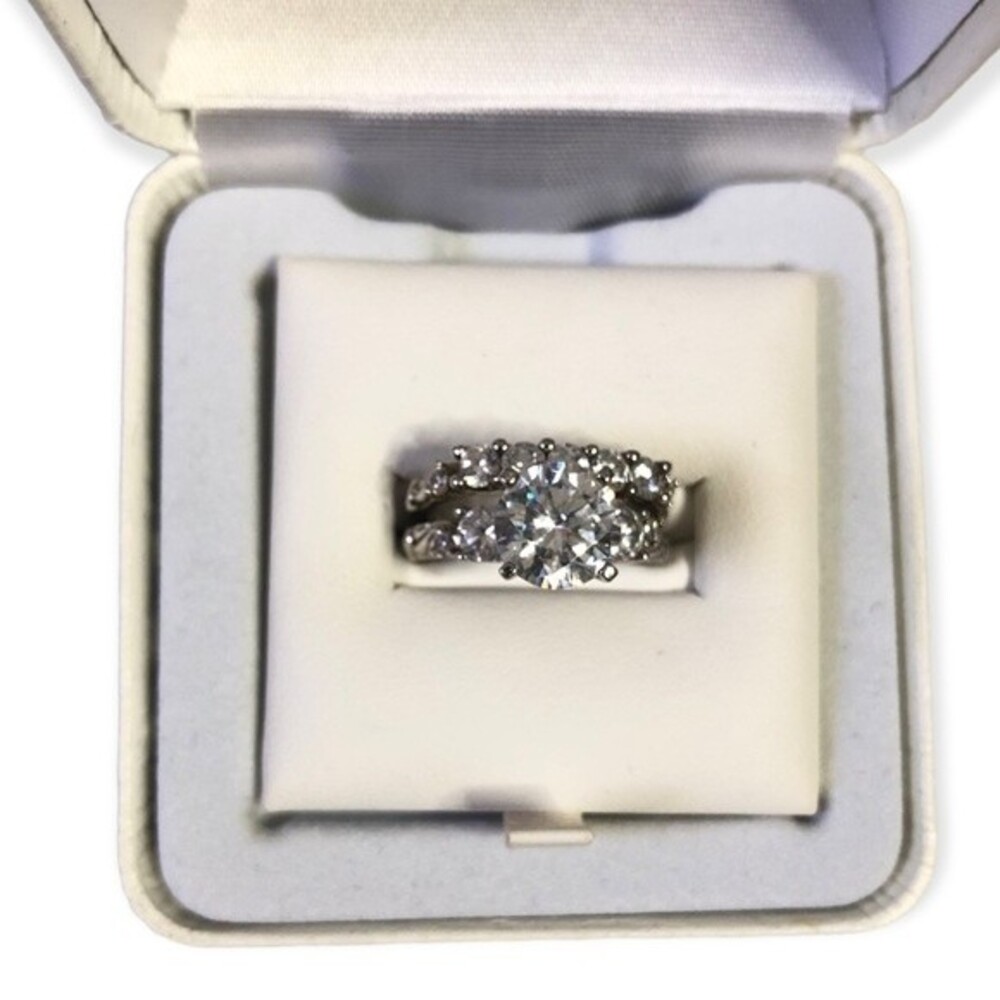 Artistique Sterling Silver Round Swarovski Elements Engagement Wedding Band Set